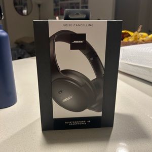 Bose quiet comfort 45 Bluetooth wireless headphones. NEW in unopened box.
